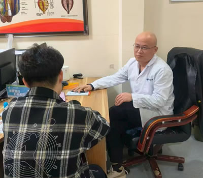 嘉义县|男科医师高朋磊：守护男性健康，专业男科诊疗